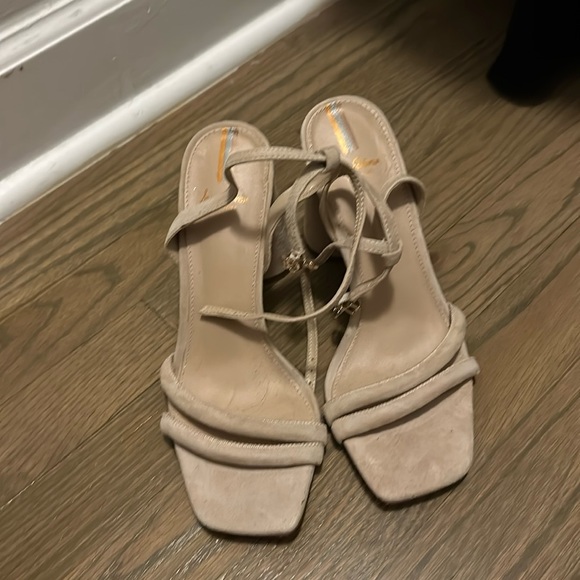 KIA BLOCK HEEL SANDAL - Picture 2 of 4